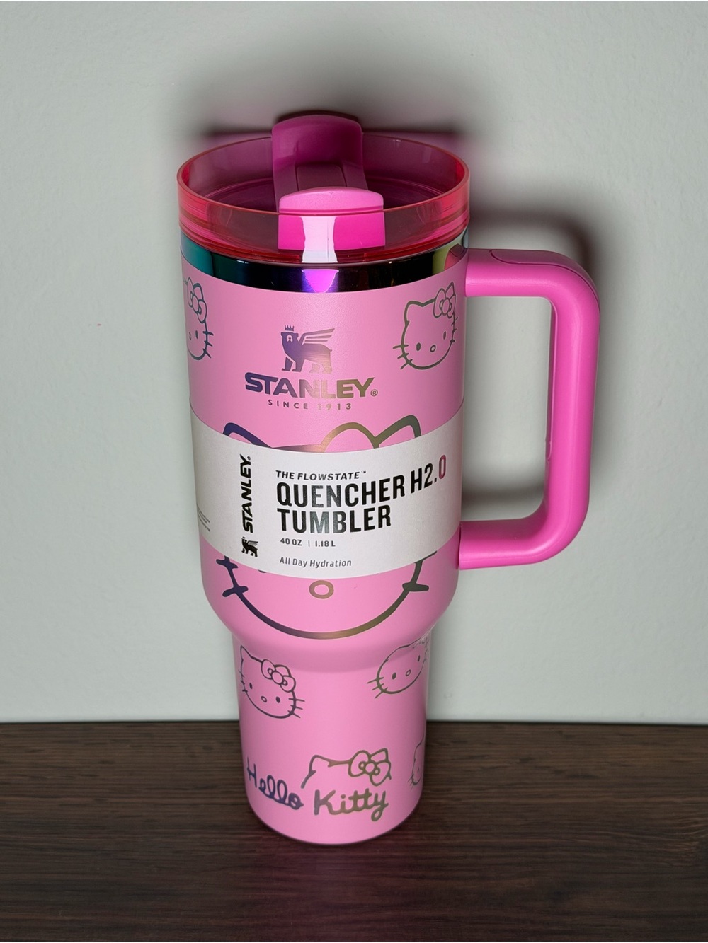 Stanley Pink Hello Kitty Quencher H2.0 Tumbler